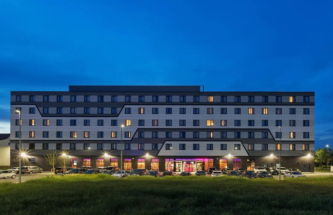 Moxy Frankfurt Airport Kelsterbach-1