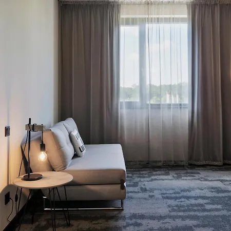Moxy Frankfurt Airport Kelsterbach-2